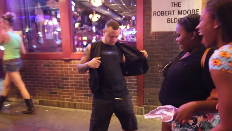 Το ιπτάμενο τσιγάρο Το ιπτάμενο τσιγάρο