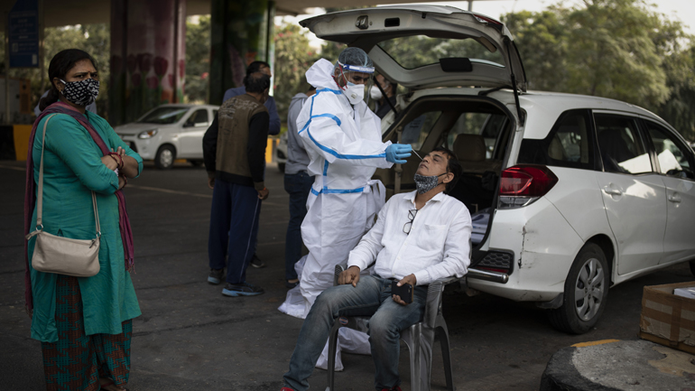 Κορωνοϊός: 585 θάνατοι το τελευταίο 24ωρο στην Ινδία