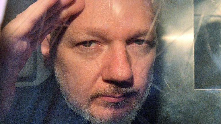 ΠΟΕΣΥ: Όχι στην έκδοση του Assange