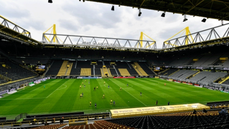 Σκέψεις της UEFA να γίνει στο Ντόρτμουντ το Μίντιλαντ-Λίβερπουλ