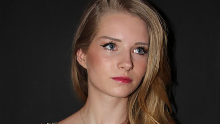Η Lottie Moss αποκάλυψε ότι είναι πανσέξουαλ