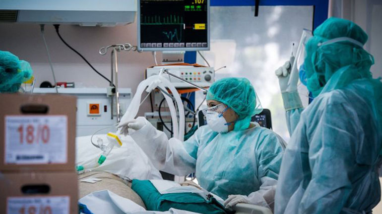Άνδρας 27 ετών νοσηλεύεται διασωληνωμένος στο 251 ΓΝΑ λόγω κορωνοϊού