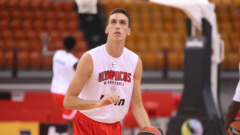 Ευχαρίστησε και αποχαιρέτησε τον Ολυμπιακό ο Πακουσέφσκι