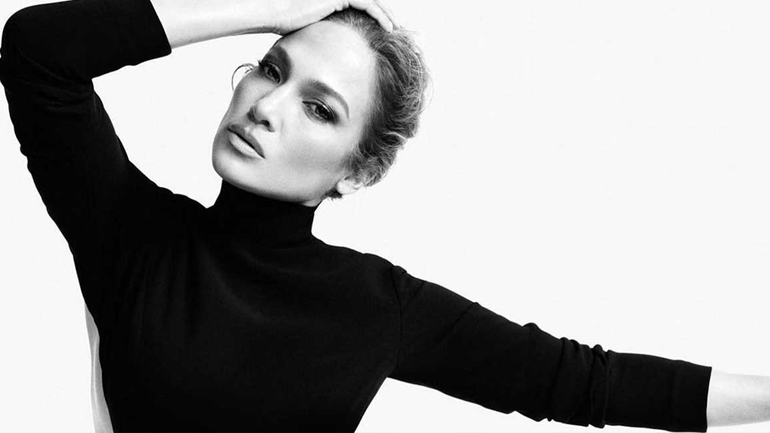 Η Jennifer Lopez φωτογραφίζεται για το περιοδικό Wall Street Journal Η Jennifer Lopez φωτογραφίζεται για το περιοδικό Wall Street Journal