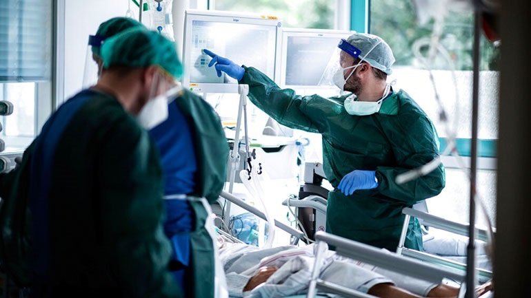 Η κορύφωση του δεύτερου κύματος του Covid-19 στη Γαλλία έχει περάσει, ανέφερε υγειονομική υπηρεσία