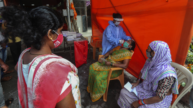 Covid-19: 584 θάνατοι το τελευταίο 24ωρο στην Ινδία – Ξεπέρασαν τα 9 εκατ. τα κρούσματα