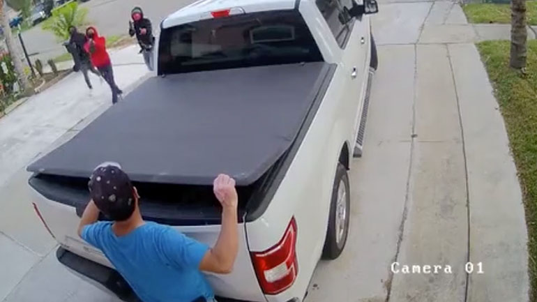 Τον έκλεψαν μπροστά από το σπίτι του