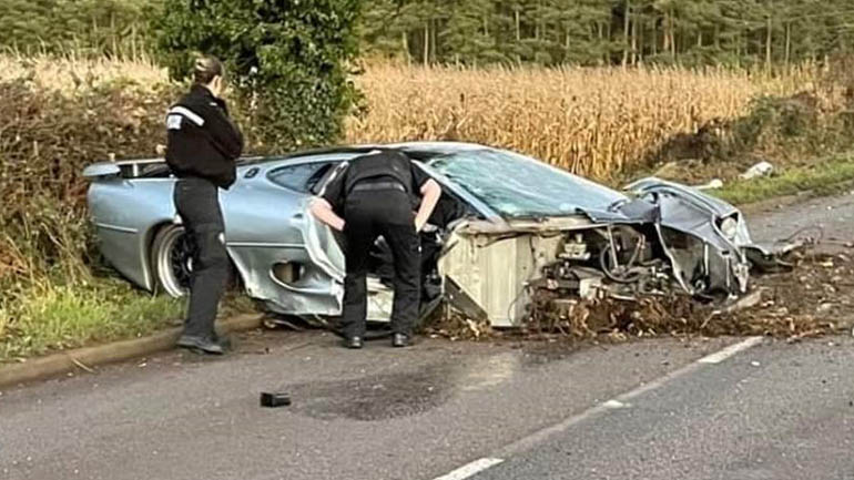 Τρομερό ατύχημα με συλλεκτική Jaguar