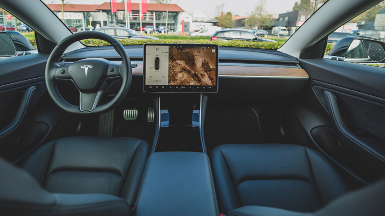 Στην προτελευταία θέση βρέθηκε η Tesla