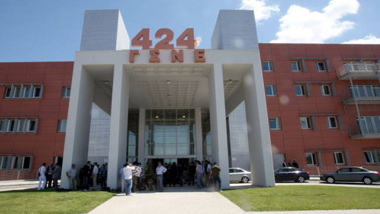 Θεσσαλονίκη: Κατέληξε ανθυπολοχαγός 50 ετών από κορωνοϊό – Διασωληνώθηκε ναύτης 19 ετών