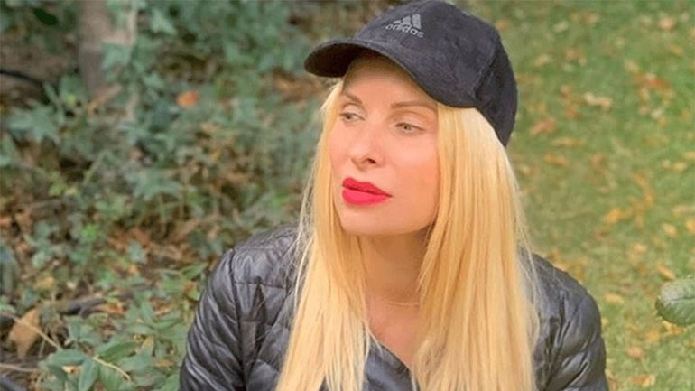 H Ελένη Μενεγάκη μας δείχνει πώς περνάει την ημέρα της στην καραντίνα