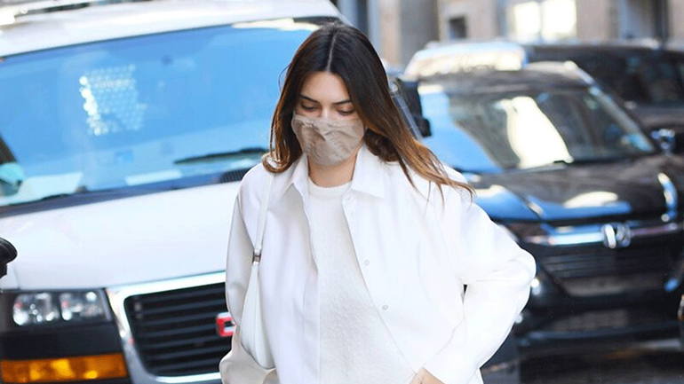 Η total white εμφάνιση της Kendal Jenner στους δρόμους της Νέας Υόρκης