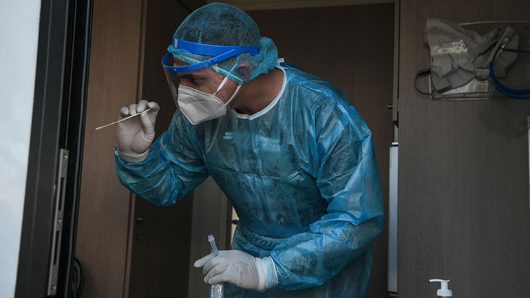 Πολυκατοικία στην Πάτρα γέμισε με κρούσματα κορωνοϊού – Σε καραντίνα οι ένοικοι