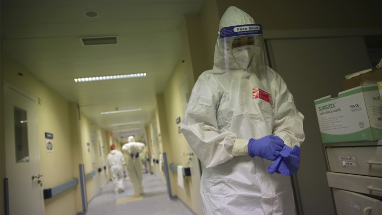 Γαλλία: 13.157 κρούσματα κορωνοϊού και 215 θάνατοι το τελευταίο 24ωρο