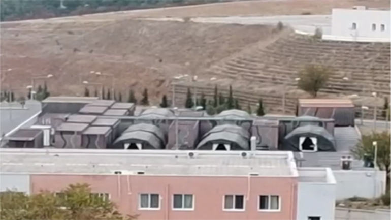 Θεσσαλονίκη: Στήθηκε κινητό νοσοκομείο στο παρκινγκ του 424 ΣΝΘ