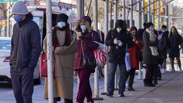 Φόβους για τρίτο κύμα της πανδημίας εκφράζει ειδικός του ΠΟΥ