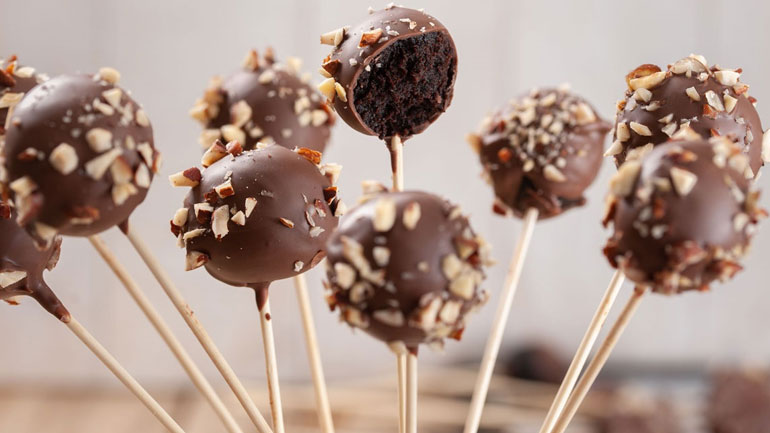 Σοκολατένια Cake pops για τους μικρούς μας φίλους