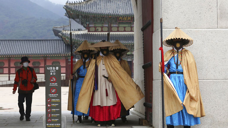 Νότια Κορέα: Ενισχύονται οι κανόνες κοινωνικής αποστασιοποίησης στην περιοχή της Σεούλ