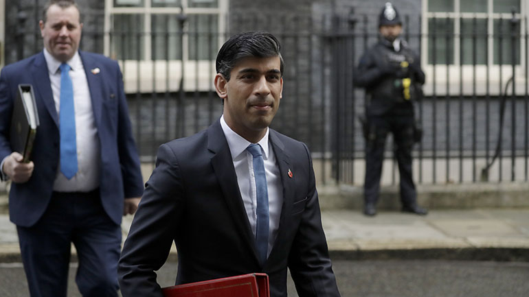 Υπ. Οικονομικών Βρετανίας: Τα Χριστούγεννα δεν θα είναι φυσιολογικά, όμως οι οικογένειες ίσως τα περάσουν μαζί