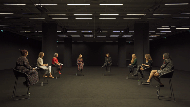 8 Γυναίκες συζητούν: πατριαρχία, σεξισμός και έμφυλη βία στην ελληνική κοινωνία