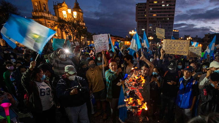 Γουατεμάλα: Νέες διαδηλώσεις με αίτημα την παραίτηση του προέδρου Αλεχάντρο Γιαματέι