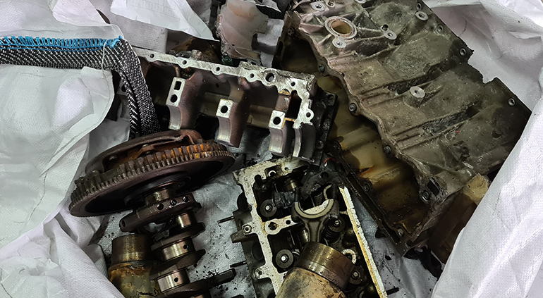 Δυστυχώς κάπως έτσι έχει καταντήσει η... πιάτσα. Καιρός να την αλλάξουμε!