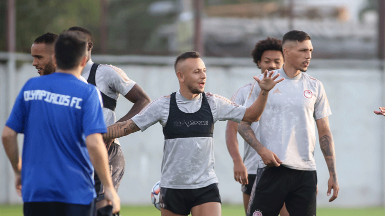 Ολυμπιακός: Nοκ-άουτ ο Χολέμπας, αμφίβολος για τη Σίτι ο Ραφίνια