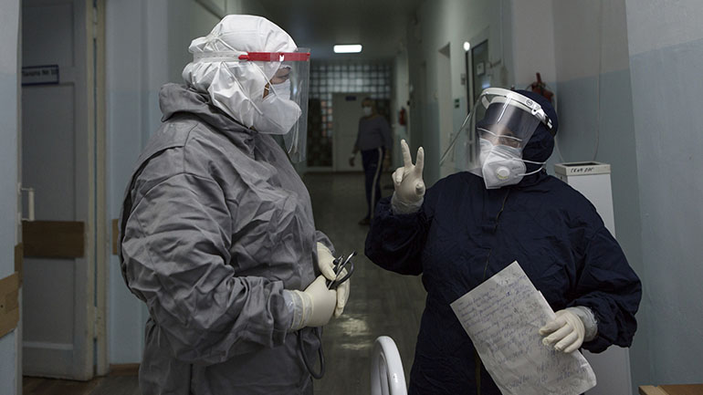 Αριθμός ρεκόρ 25.173 νέων κρουσμάτων κορωνοϊού καταγράφηκε το προηγούμενο 24ωρο στη Ρωσία