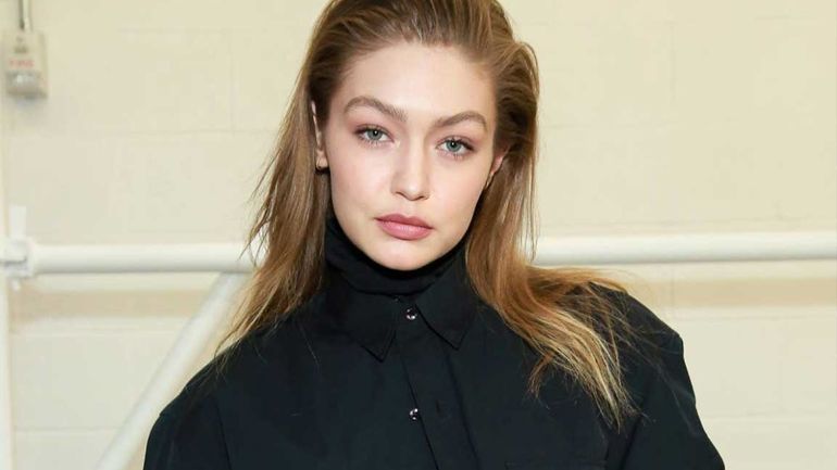 Gigi Hadid: Φωτογραφίζεται αγκαλιά με την κόρη της και δείχνει το στολισμένο της σπίτι!
