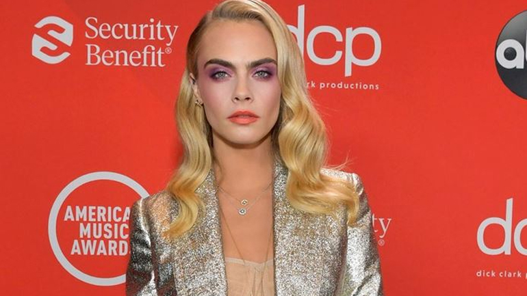 Πώς να αντιγράψετε το makeup look της Cara Delevigne στα AMAs 2020
