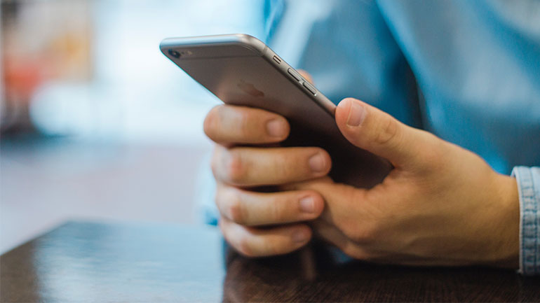 5 τραπεζικές λειτουργίες που δε γνωρίζατε ότι μπορείτε να έχετε στο smartphone σας