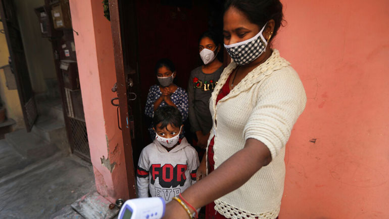 Ινδία: Δεκάδες χιλιάδες τα νέα κρούσματα μέσα σε 24 ώρες