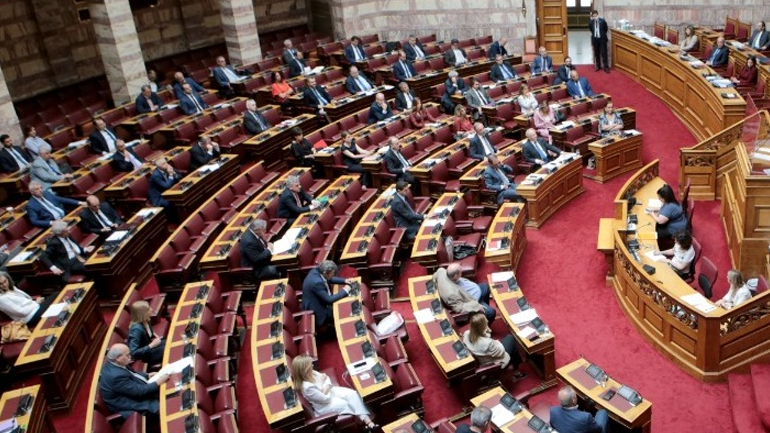 Ψηφίστηκε το νομοσχέδιο του υπουργείου Εργασίας και Κοινωνικών Υποθέσεων