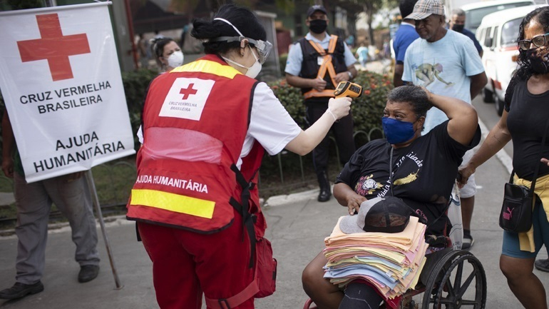 Covid-19: Ξεπέρασαν τους 170.000 οι νεκροί στη Βραζιλία
