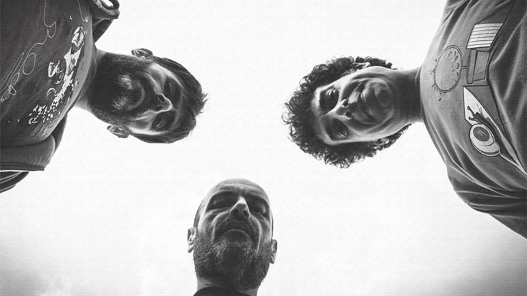 «Μισή Ζωή»: Ακούστε το νέο τραγούδι από τα «Υπόγεια Ρεύματα»