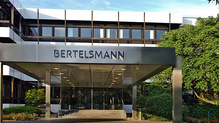 Reuters: Την αμερικανική Simon & Schuster εξαγοράζει η Bertelsmann