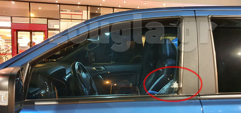 Από αυτό το σημείο οι δράστες πήγαν να παραβιάσουν, χωρίς τελικά επιτυχία, το συγκεκριμένο Ford Ranger Raptor το οποίο ήταν παρκαρισμένο σε παρκινγκ μεγάλου super market