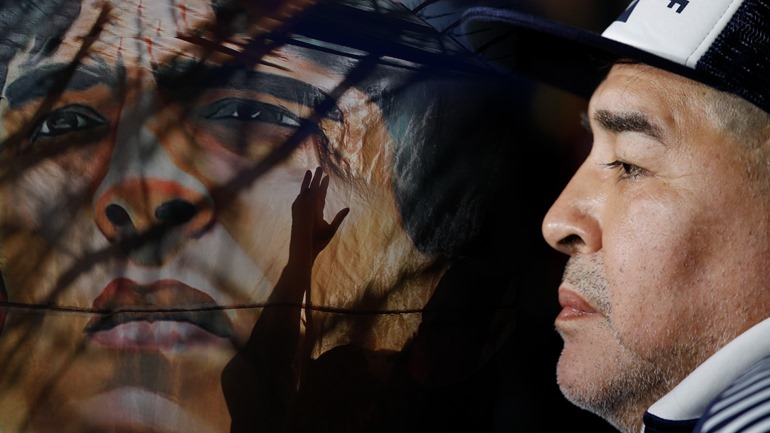 Έφυγε από τη ζωή ο θρύλος Ντιέγκο Μαραντόνα