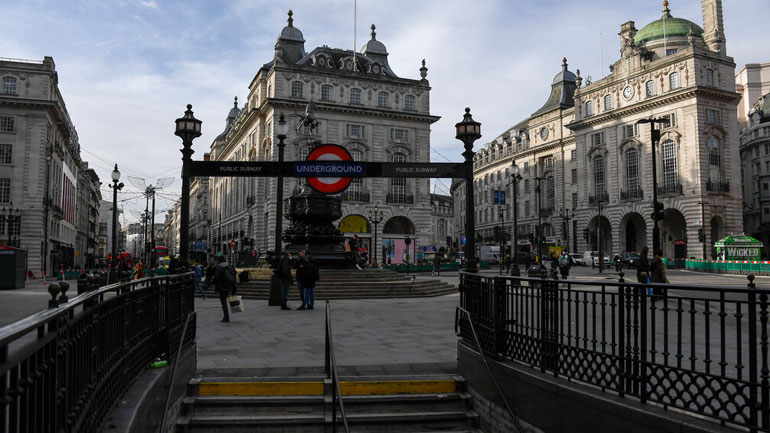 Στη δεύτερη υψηλότερη θέση κινδύνου το Λονδίνο μετά τη λήξη του lockdown