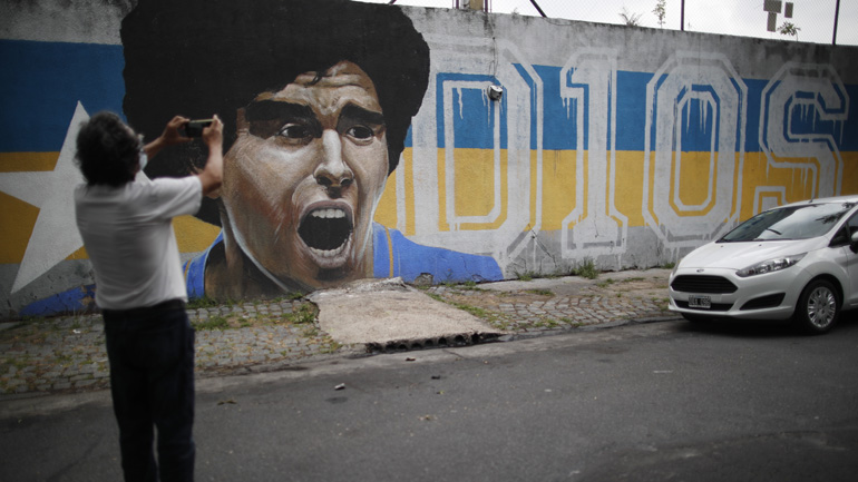 «Τι θα έλεγες στον Μαραντόνα όταν πεθάνει;»