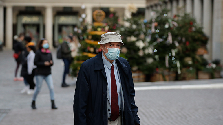 Βρετανία: Καταμετρήθηκαν 17.555 νέα κρούσματα Covid-19 – Ακόμη 498 θάνατοι σε 24 ώρες