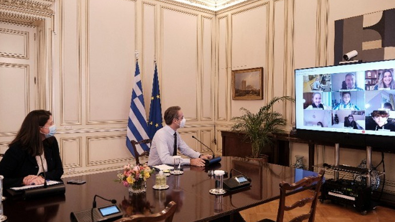 Μητσοτάκης σε μαθητές δημοτικού: Κάντε λίγο υπομονή, τα σχολεία θα ανοίξουν πρώτα απ’ όλα