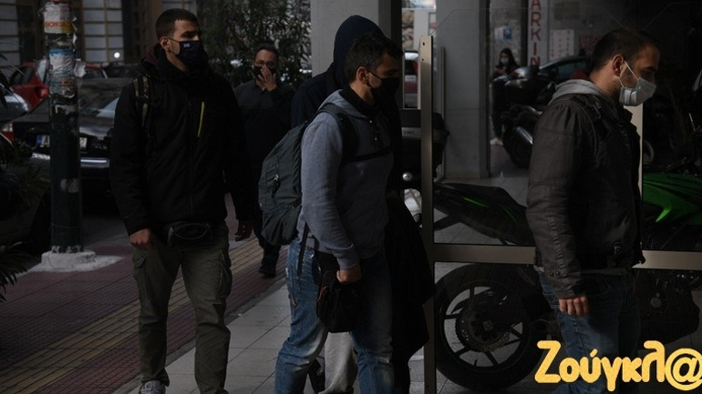 Έγκλημα στις Σπέτσες: Συγκλονίζει η μητέρα του 26χρονου θύματος