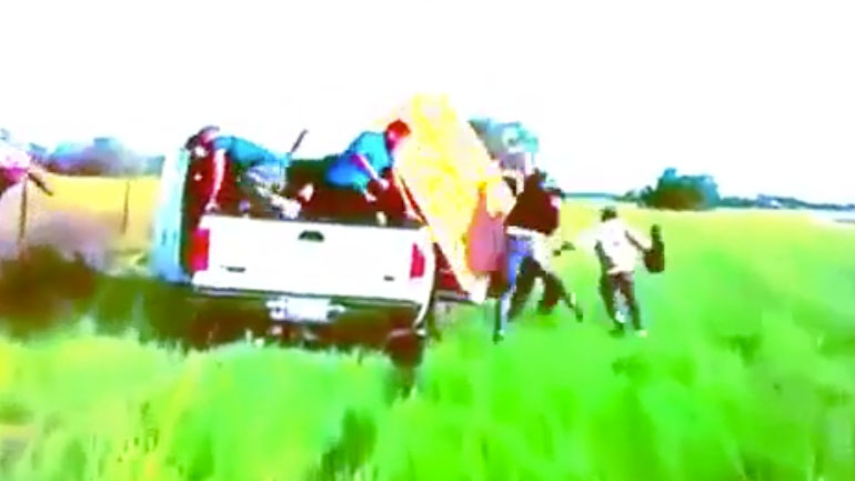 Πόσοι χωράνε μέσα σε ένα ημιφορτηγό;