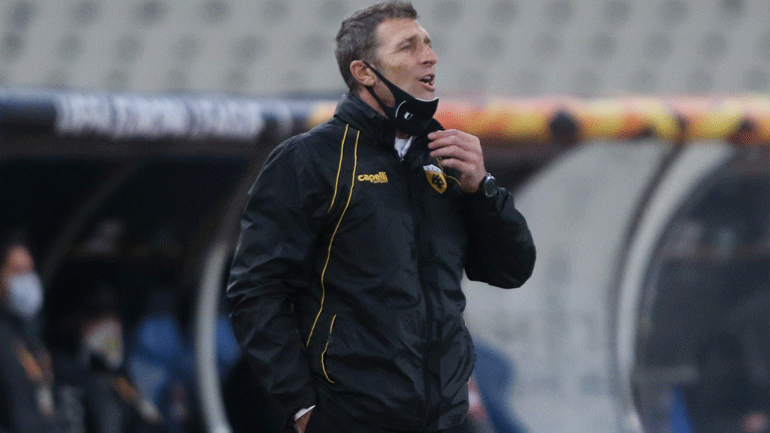 Ομιλία Καρέρα στους παίκτες της ΑΕΚ: «Ψηλά το κεφάλι και συνεχίζουμε»