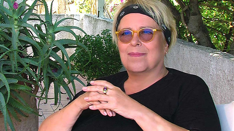 Καταγγελία κατά της Γαλάνη – Την κατηγορούν πως έστειλε την αστυνομία σε συσσίτιο