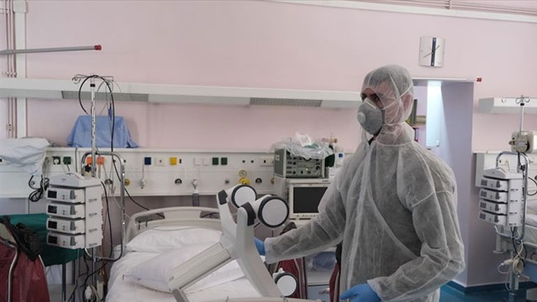 Σε οριακή κατάσταση: Γκρεμίζουν τοίχους στο νοσοκομείο Αλεξανδρούπολης για να φτιάξουν ΜΕΘ