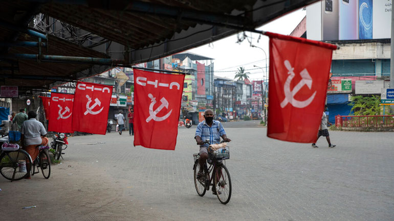 Ινδία: Δεκάδες χιλιάδες κρούσματα και εκατοντάδες νεκροί λόγω COVID-19