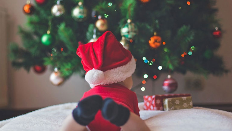 Τα πρώτα Χριστούγεννα με το μωρό μας – Τι κάνουμε για να μας μείνουν αξέχαστα