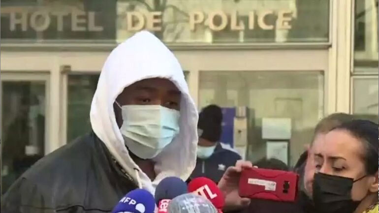 Γαλλία: Στο δικαστήριο οι τέσσερις αστυνομικοί που κατηγορούνται για τον ξυλοδαρμό μουσικού